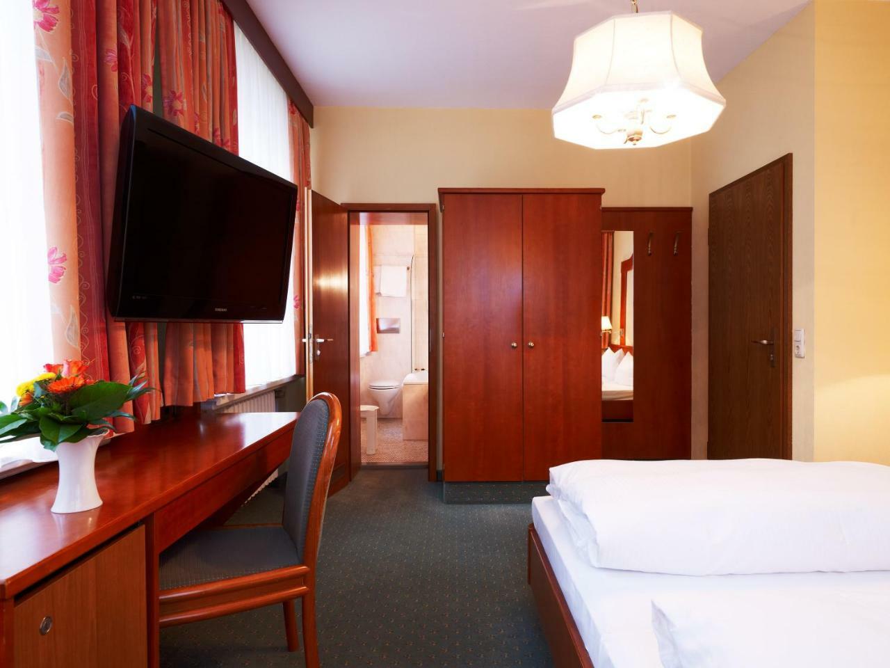 Hotel Marienbad Нюрнберг Екстериор снимка
